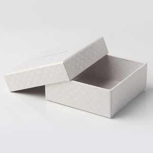 Prix usine Guangdong <span class=keywords><strong>Judas</strong></span> chapelet miroir sweat à capuche en carbone étiquettes volantes vêtements bijoux personnalisés boîtes en papier - Product Image 2