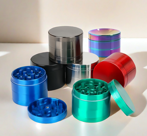 CANNA CNZG0007 63mm Broyeur à herbes manuel en alliage de zinc à 4 couches avec plateau roulant - Product Image 6