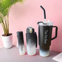 Ensemble de 3 Bouteilles d'Eau en Plastique Portables à Couleurs Dégradées pour l'Extérieur – Gobelet Sport Réutilisable avec Paille et Poignée