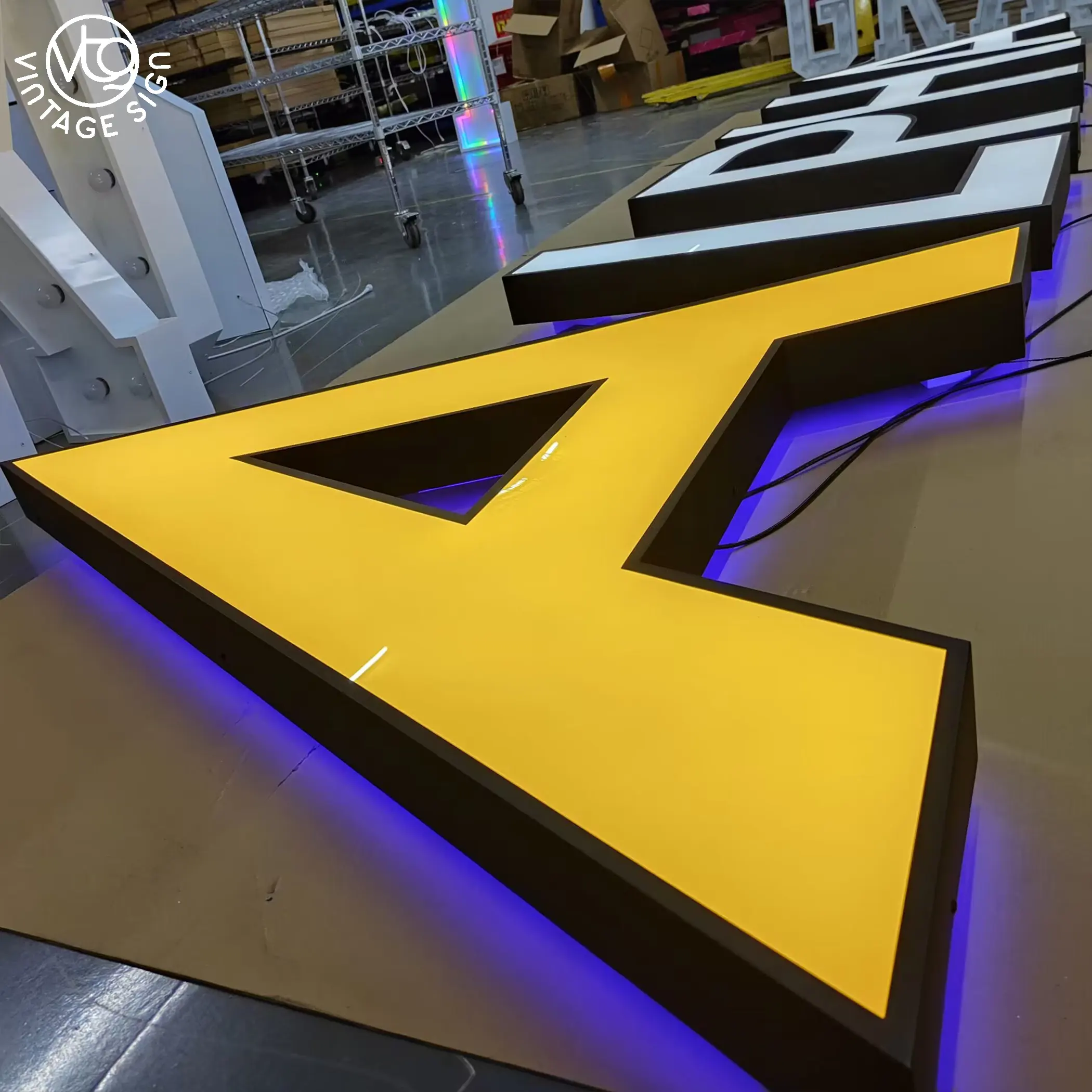 Sinais de canal personalizados Logotipo do escritório Empresa de negócios Sinal de letras 3D para exterior Iluminado Business Sinal de metal LED