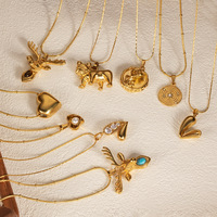 Collier en acier inoxydable doré Novirassine avec pendentif animal (cerf, chien) – Bijoux esthétiques en gros pour femmes, idéal pour le quotidien