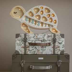 Segno animale casa camera da letto ornamento decorativo LED luce notturna per bambini bambino vivaio decorazione carina tartaruga in legno lampada da tavolo - Product Image 1