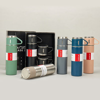 Vente en gros 500Ml d'eau chaude et froide double paroi en acier inoxydable isolé sport fiole à vide thé coffret cadeau avec deux tasses
