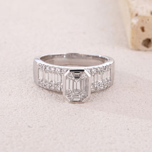 Bague pour femme en diamant naturel taillé à la baguette en or 18 carats fait à la main bijoux fins de luxe rhodium livraison rapide pour mariage tenue quotidienne - Product Image 3