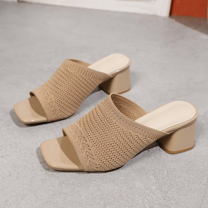 Nouvelles sandales d'été tissées à talon moyen pour femme, grande taille, respirantes, à bout carré et talon épais - Product Image 1