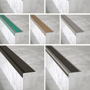 Profilo di protezione del bordo della scala antiscivolo in alluminio pvc di gomma personalizzato per piastrelle finitrice in ceramica