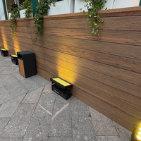 Panneau mural plat en WPC à grain de bois de teck en relief 3D, non co-extrudé, résistant aux UV, imperméable pour la décoration extérieure/intérieure