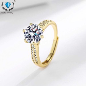 Anello di Lusso di Alta Qualità all'Ingrosso Design a Sei Punte Placcato Oro Set di <span class=keywords><strong>Anelli</strong></span> in Ottone con Zircone Rotondo Lucido <span class=keywords><strong>Anelli</strong></span> da <span class=keywords><strong>Matrimonio</strong></span> per Donne - Product Image 1