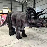 Costume de dinosaure Triceratops animatronique marchant pour défilé de parc à thème, fabriqué pour le divertissement