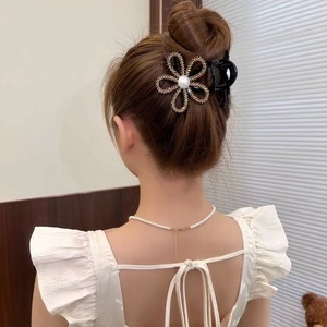 Pinza para el pelo de lujo estilo coreano con diamantes de imitación y diseño de girasol, pinza de tiburón hueca para peinados recogidos, soporte para cola de caballo alta - Product Image 2