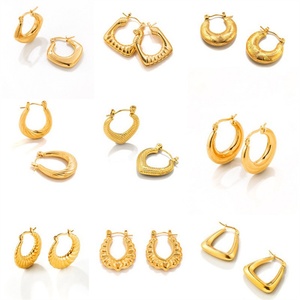 Pendientes de Aro con Corazón Hueco de 30mm, Chapados en Oro, de Acero Inoxidable, Largos, con Gema, de Alta Calidad, para Uso Diario - Product Image 1