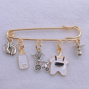 Pin Conmemorativo de <span class=keywords><strong>Moda</strong></span> para el Día de la Madre, con Temática de Cochecito de Bebé, Biberón, Ropa, Chupón y Pie, para Niños, Aleación Principal - Product Image 1