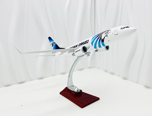 Proveedores de modelos de aviones personalizados 30cm resina Boeing <span class=keywords><strong>737</strong></span> escala 1/130 aviación egipcia modelo de aerolínea avión B737 modelo de avión - Product Image 4