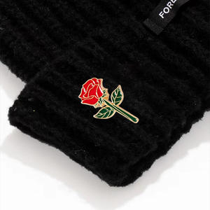 Broche de aleación chapado en oro con diseño de rosa y cactus, duradero, para mochila infantil, sombrero o solapa, ideal para compromisos y bodas. - Product Image 5