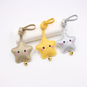 พวงกุญแจหนัง PU ขายส่งปี 2025 รูปดาวนูน ห้าแฉก สำหรับตกแต่งกระเป๋า - Product Image 1