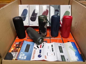 Altavoz Inalámbrico Mini Subwoofer Kaleidoscope, Portátil para Exteriores, Resistente al Agua IPX7, Salida de 5W, Altavoz con Ranura para Tarjeta, Venta al Por Mayor - Product Image 6