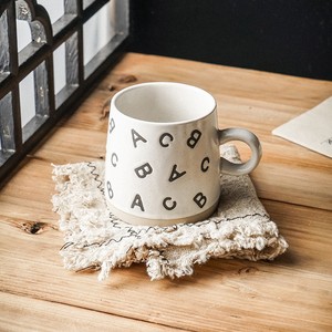 แก้วเซรามิคลายตัวอักษรพร้อมหูจับ แก้วเดี่ยวสำหรับกาแฟ ชา ใช้สำหรับอาหารเช้า - Product Image 1