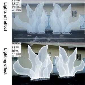 Vente flash : toile de fond de mariage en métal avec design de pétales en fer, couleur blanc/or, <span class=keywords><strong>taille</strong></span> 650x270cm, pour utilisation en extérieur - Product Image 4