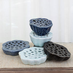 Piccolo <span class=keywords><strong>vaso</strong></span> <span class=keywords><strong>in</strong></span> ceramica Celadon Lotus Pod Zen stoviglie composizioni floreali e porta tè per piante e <span class=keywords><strong>fiori</strong></span> - Product Image 1