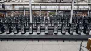 Distributeur automatique XMAI OEM à vision IA avec suivi d'inventaire par IA, surveillance à distance et système de paiement sans espèces pour aéroports et centres commerciaux - Product Image 6