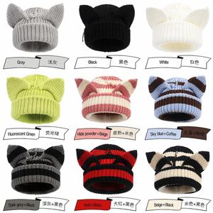 Nuevo Gorro de Invierno 2024, Gorro de Punto Grueso con Orejas de Diablo, Estilo Festivo para Halloween, Ideal para Viajes - Product Image 2