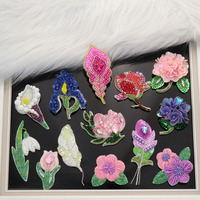 Patchs de fleurs brodés de perles françaises en soie sergé indien accessoires décoratifs de couture à la main pour vêtements chaussures sacs