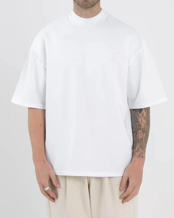 Lüks boxy özel beyaz 220 gsm % 100% pamuk 300GSM ağır büyük boy T-Shirt mülayim kalın damla omuz baskı t shirt
