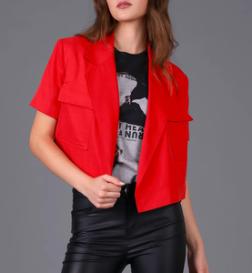 Manteau court rouge pour femme à manches courtes, col à revers cranté, poches utilitaires, ouverture frontale, style décontracté chic pour le bureau et le streetwear - Product Image 3