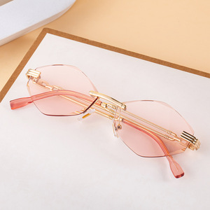 Gafas de Sol Personalizadas con Marco Poligonal sin Montura para Mujer, Lentes de PC con Protección UV400, Estilo Instagram - Product Image 5