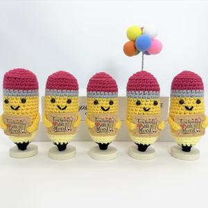 Décoration d'ambiance en crochet Art Déco, en polyester, pour la maison, avec message positif et émotionnel, recommandée pour anniversaire et événements spéciaux - Product Image 1