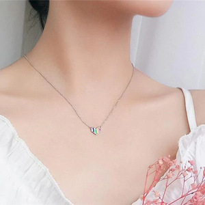 Collar con colgante de corazón de color arcoíris para mujer, cadena sencilla y moderna para la clavícula, joyería. - Product Image 4