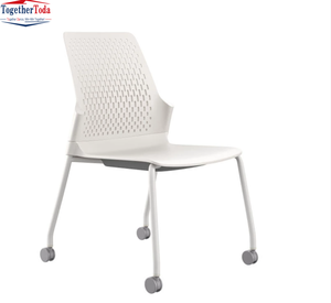 Silla de Oficina Ergonómica y Moderna con Respaldo de Malla Blanca, con Reposabrazos y Ruedas, Ideal para Salas de Conferencias - Product Image 3