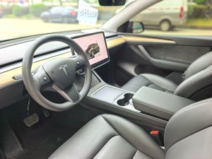 Modelo Y 2023 Usado, SUV de Largo Alcance, 5 Plazas, Volante a la Izquierda, Asientos de Cuero, Interior Oscuro, Neumáticos R21, Estándar de Emisiones Vi - Product Image 6