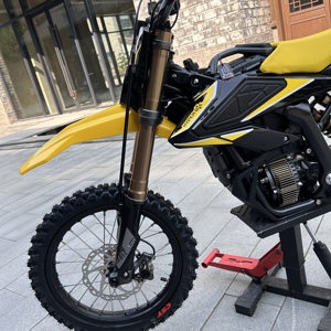 Motocross léger pour jeunes, tout-terrain et double usage, Surron 58V 22Ah 8KW 185N.m 40.4mph - Product Image 2
