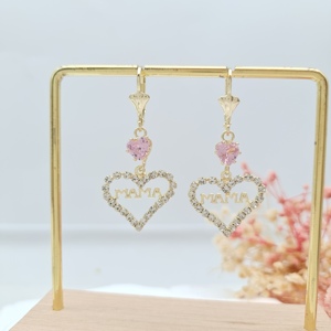 Gran oferta, recién llegado, pendientes en forma de corazón para mamá, pendientes de diseño chapados en oro de 14K para mujer - Product Image 3