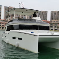 Catamarán a Motor de Lujo de 12m Personalizado, Flybridge, Dos Motores Fuera de Borda de 150HP, 12 Personas, Ventanas Panorámicas, Alquiler Familiar