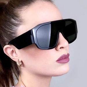 Nouvelles Lunettes de Soleil Rétro Grand Cadre Style Hip-Hop Européen et Américain Tendance Personnalisée Protection Solaire Urbaine Transfrontalière - Product Image 4