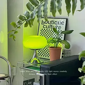 Lampada <span class=keywords><strong>da</strong></span> scrivania creativa Bauhaus verde Apple <span class=keywords><strong>paralume</strong></span> in vetro dimmerabile e Base in ferro lampada <span class=keywords><strong>da</strong></span> <span class=keywords><strong>comodino</strong></span> decorazione per la casa in vetro lampada <span class=keywords><strong>da</strong></span> tavolo - Product Image 4