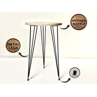 Ensemble de 2 tables d'appoint rondes en bois de pin avec pieds en métal noir pour les petits espaces comme table d'appoint de canapé ou de chevet