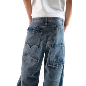 Vaqueros de mezclilla 100% algodón de lavado oscuro, de pierna ancha, holgados, con múltiples bolsillos de parche extragrandes y costuras decorativas. - Product Image 4