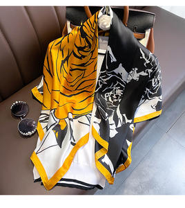 Bufanda de seda sintética para <span class=keywords><strong>mujer</strong></span> con estampado de flores a la moda europea <span class=keywords><strong>americana</strong></span> Chic Universal Square Neck and Head Cover para todas las edades - Product Image 1