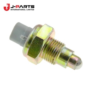 สวิตช์ไฟถอยหลังสำหรับ Toyota HIACE TRH203 ปี 2005-2013 - Product Image 4