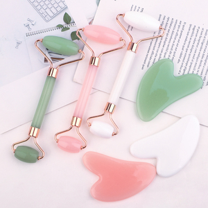 Juego de Rodillo Facial y <span class=keywords><strong>Gua</strong></span> <span class=keywords><strong>Sha</strong></span> de <span class=keywords><strong>Cuarzo</strong></span> <span class=keywords><strong>Rosa</strong></span> Genuino OEM ODM para Lifting Facial y Reafirmación de la Piel, Uso Doméstico, Regalo para Hombres y Mujeres - Product Image 3