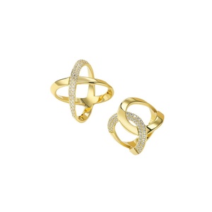 แหวนสแตนเลสสตีลหรูหรา ดีไซน์ไขว้ ประดับเพชร CZ สีทอง แหวนแต่งงานบางเฉียบ สำหรับงานแต่งงานสุดโรแมนติก - Product Image 2