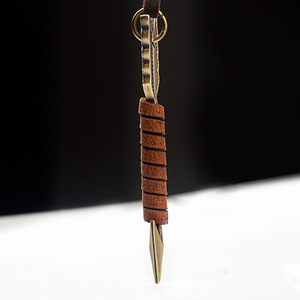 Collar de cuero genuino trenzado a mano para hombre y mujer, cadena con colgante de flecha chapado en bronce antiguo de aleación de zinc de alta calidad - Product Image 5