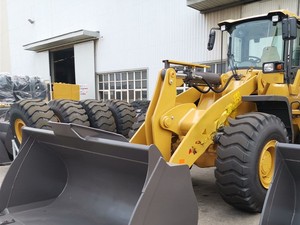 Chargeuse sur pneus lourde 955T à haute hauteur de déchargement, grande puissance de traction pour le chargement en mine et les travaux de déblaiement de matériaux en vrac sur les chantiers de sable. - Product Image 1