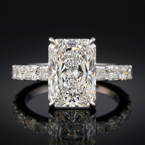 Bague de fiançailles en diamant de laboratoire taille radiant 3,50 carats certifiée IGI Couleur E VS1 Style classique pour femme plaqué or 14K Élégante - Product Image 1