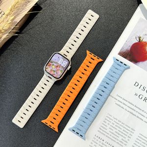 <span class=keywords><strong>Correa</strong></span> Magnética de Silicona <span class=keywords><strong>para</strong></span> <span class=keywords><strong>Apple</strong></span> <span class=keywords><strong>Watch</strong></span> Ultra <span class=keywords><strong>3</strong></span>, 40mm 44mm 46mm 45mm 49mm 42mm 41mm, Correas <span class=keywords><strong>para</strong></span> Brazalete IWatch 11 10 SE 9 8 7 6 - Product Image 3