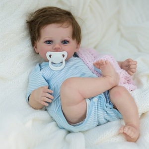 Bambola Reborn Realistica con Squisita Pittura 3D Fatta a Mano, Effetto Pelle Reale, Adorabile Bambola Simulazione Neonato per Bambine - Product Image 1