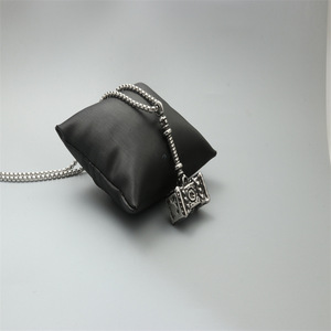 Collier avec pendentif marteau de Thor en acier titane, cadeau unisexe, bijoux à la mode - Product Image 3